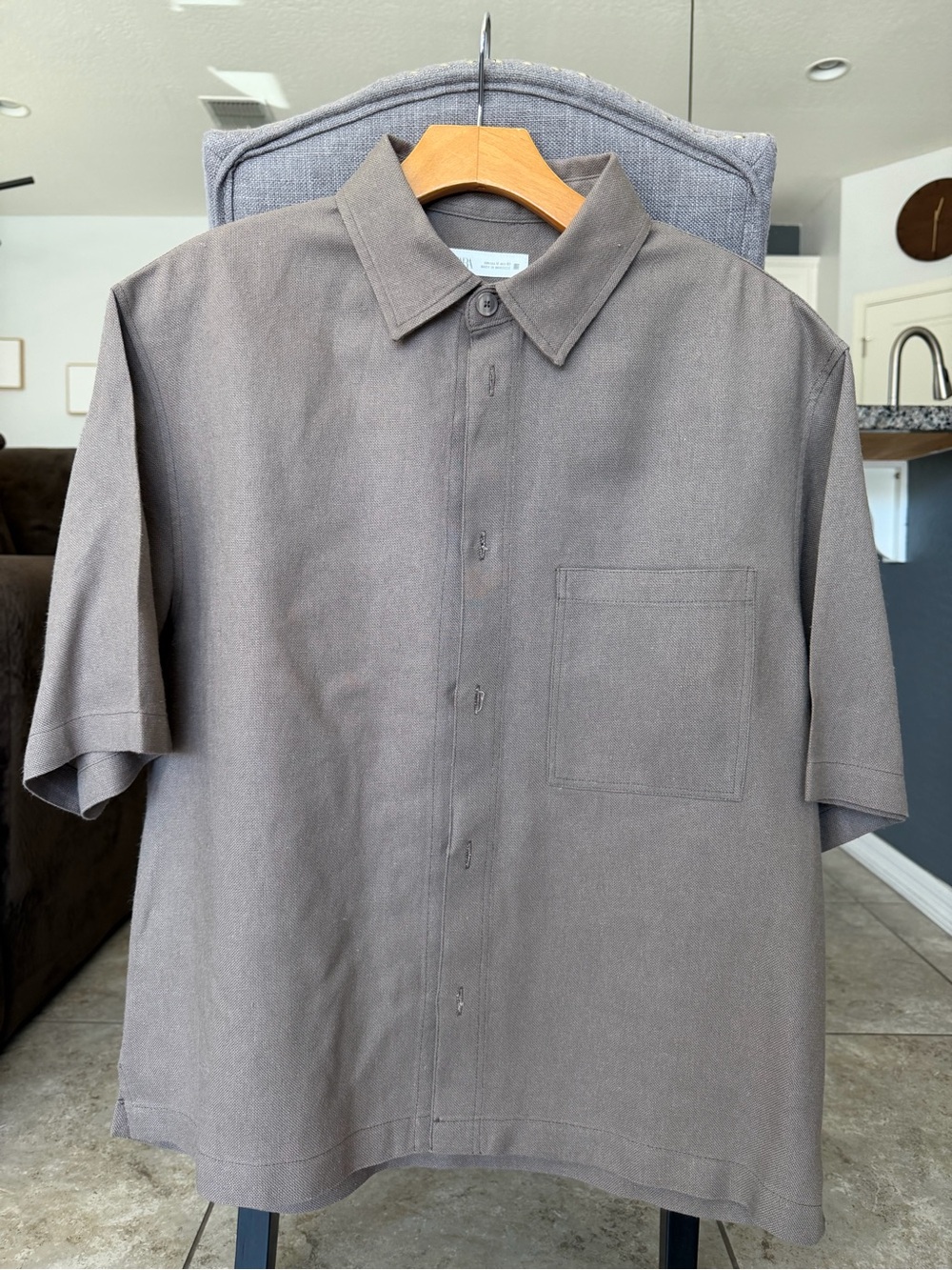 Zara Men's Short-Sleeve Shirt Jacket in Taupe Brown